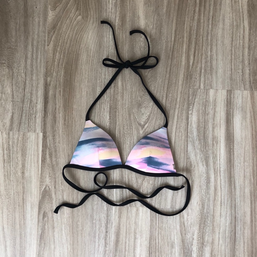 Pink triangle multi colored top